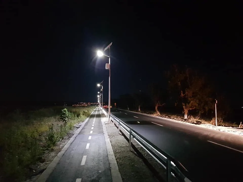 Пътен участък с изпълнена хоризонтална маркировка